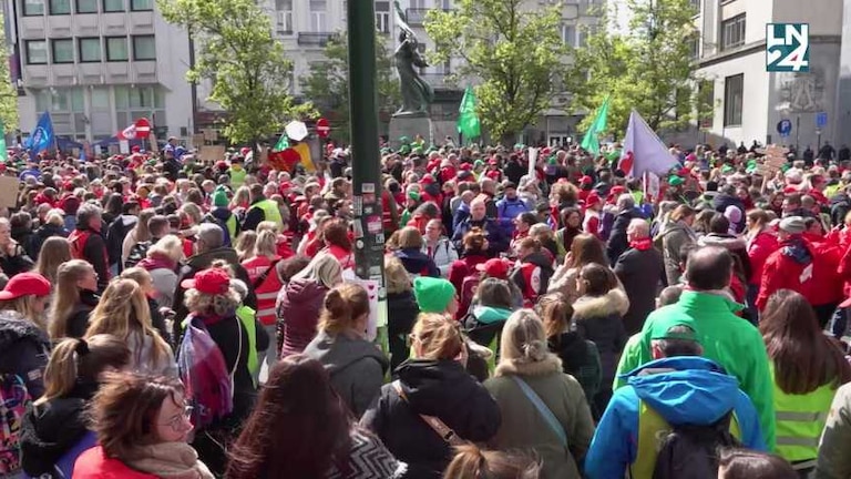 Plus de 5000 enseignants dans la rue pour alerter les partis politiques